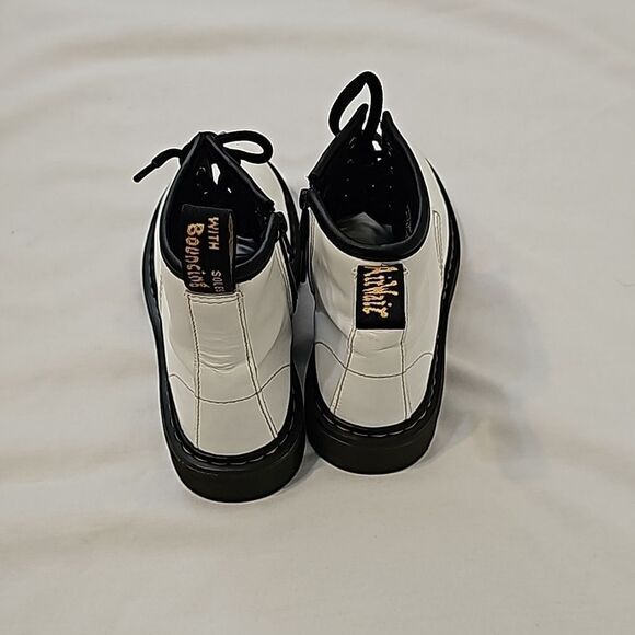 GIRLS Dr. Martens 1460 Boot White Leather size 2 - Picture 2 of 7